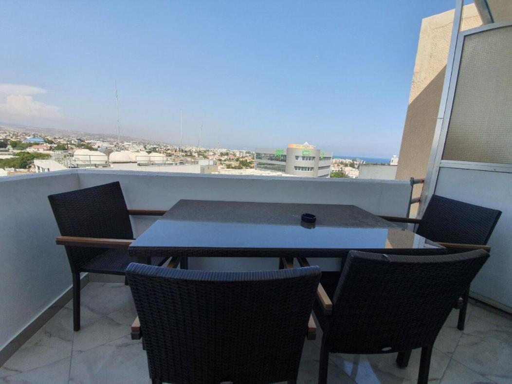 Great Views Apartment. Лимасол Экстерьер фото